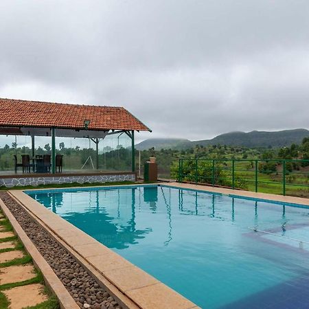 Stayvista's Ficus Farms: Mountain-View Retreat with Rustic Charm & Entertainment Igatpuri Exterior photo